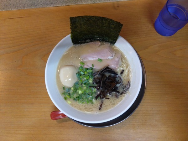 「とんこつ 800円」@ラァメン ぼーんずの写真