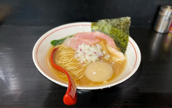 「【限定】カツオの中華そば¥850、味玉¥100、」@らぁ麺すみれ堂の写真