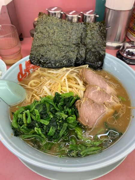 「醤油ネギチャーシュー麺」@ラーメン山岡家 北見店の写真