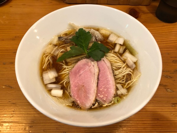 「鴨だし醤油ラーメン」@麺堂にしき 新宿歌舞伎町店の写真