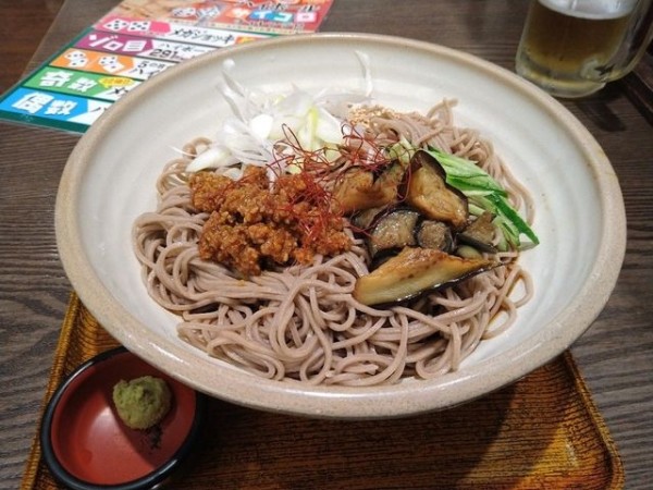 「肉味噌と揚げナスのピリ辛冷やしそば」@おらが蕎麦 京都アバンティ店の写真