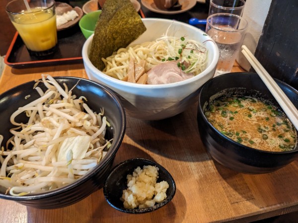 「味噌つけめん+茹で野菜+ニンニク」@麺酒場 でめきんの写真