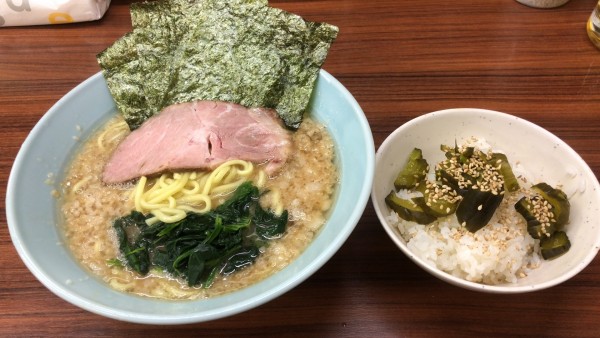 「鬼こってり並¥800硬め濃いめ、ビール¥350」@横浜ラーメン 武蔵家 大山店の写真