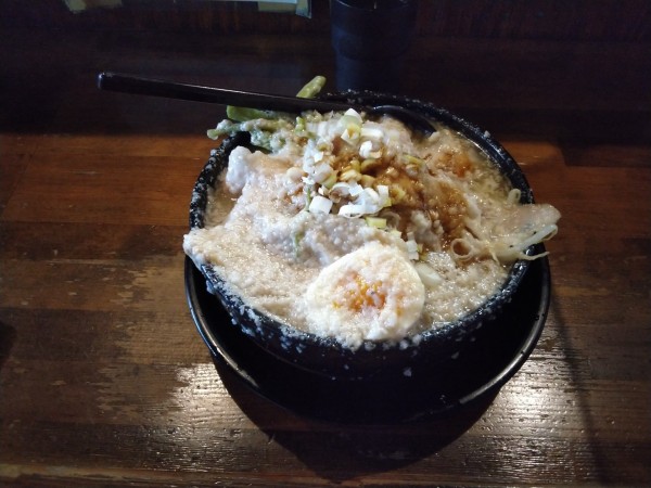 「我流そば肉マシ+特盛(200円)背脂コテコテ」@麺 池谷精肉店の写真