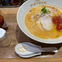 トマトクリームラーメン1100円