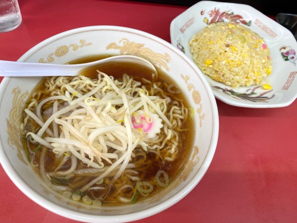 「Bセット（正油ラーメン チャーハン） 800円」@前橋飯店の写真