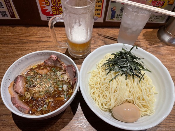 「特製うめやつけめん中盛り、ビール」@中華そば うめやの写真