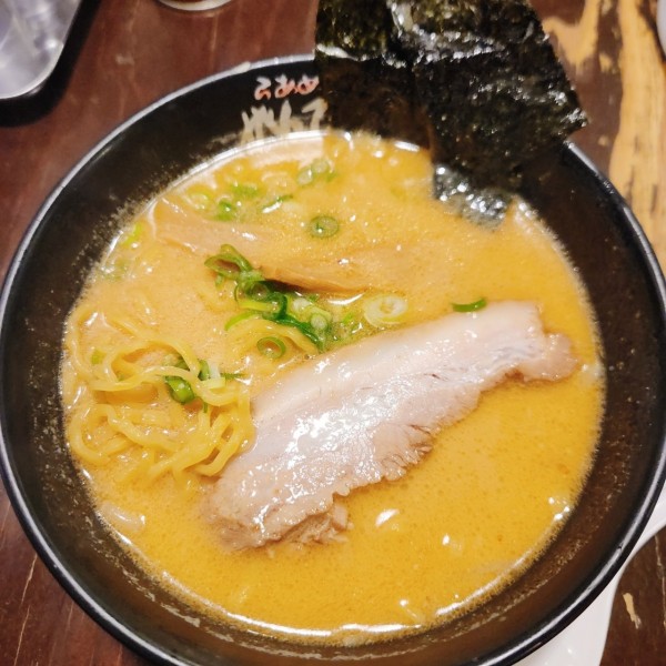 「味噌ラーメン」@らあめん がんてつ 札幌駅西口店の写真