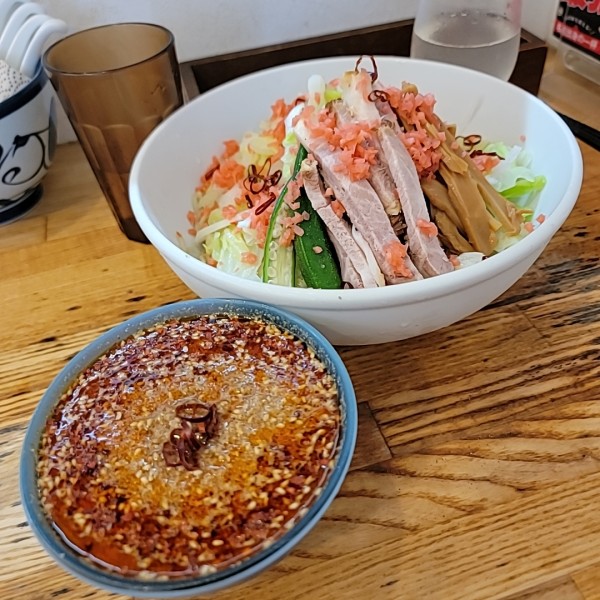 「冷やし辛つけそば 辛め」@中華そば専門 とんちぼの写真