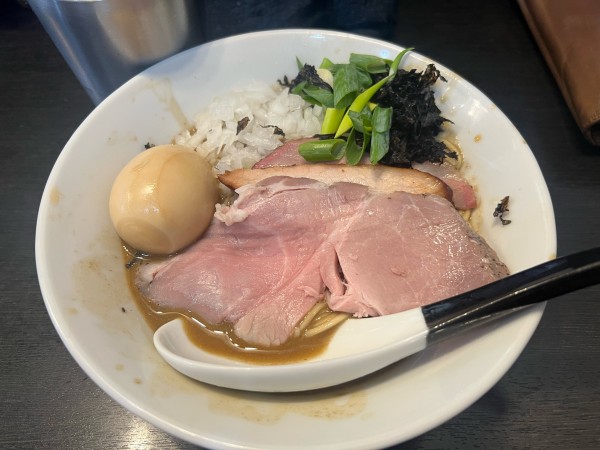 「特製濃厚煮干しそば」@陽はまたのぼるの写真