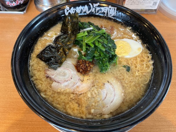 「大盛嵐げんこつらぁめん　ほうれん草」@らあめん花月嵐 川口柳根町店の写真