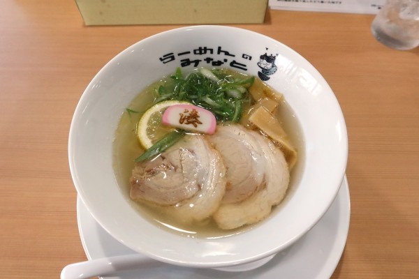 「白銀の塩らーめん￥８７０」@らーめんのみなとの写真