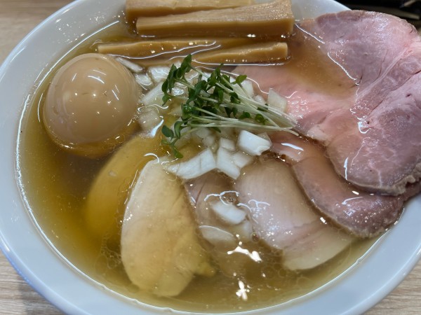 「特製白醤油らーめん」@麺屋 伊藤の写真