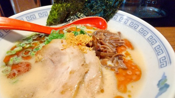 「#博多ラーメン #黒 #バリカタ #800円 #半チャーハン #」@博多らーめん 一心堂 蒲田店の写真