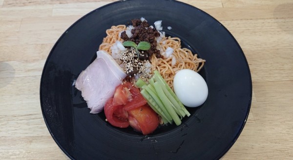 「冷やし中華 赤   1000円」@中華そば ひしおの写真