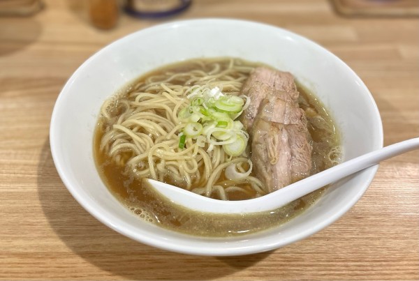 「比内鶏肉そば（小）¥900」@自家製麺 伊藤 神田店の写真
