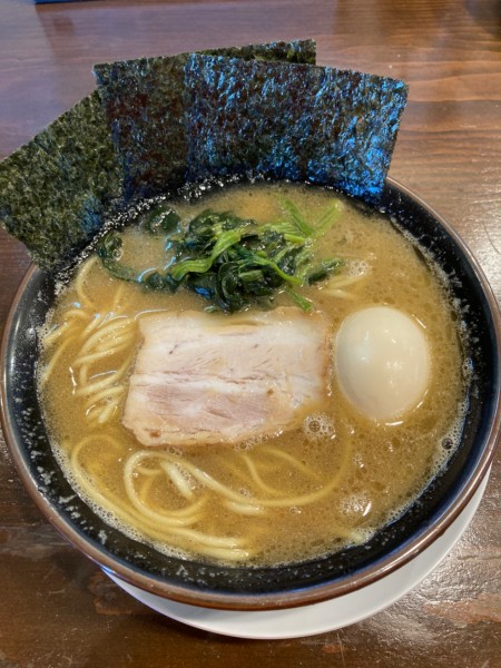 「濃厚鶏豚骨ラーメン ラーパス 味玉」@ラーメン・つけ麺 おきるの写真