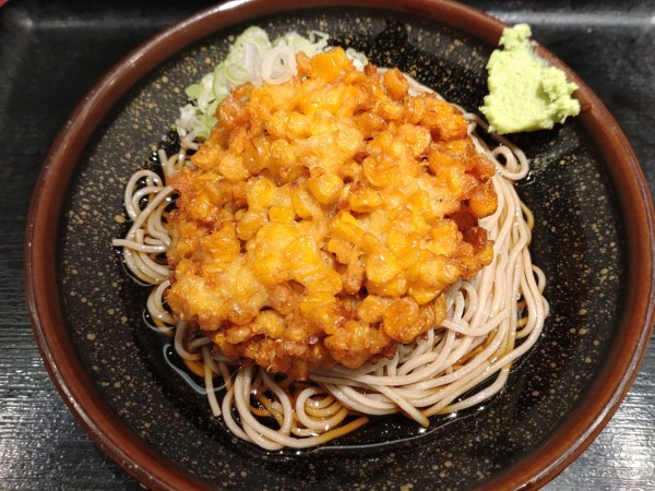 「（期間限定）めっちゃコーン天（そば・冷）　５２０円」@めとろ庵 大手町店の写真