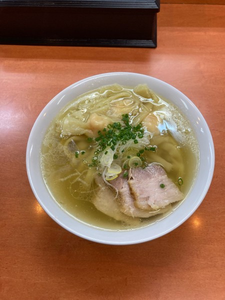 「海老ワンタンメン」@日陰の写真