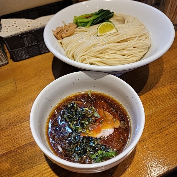 「煮干水の冷やしつけめん 山椒 大盛」@中華そばや 和凡の写真