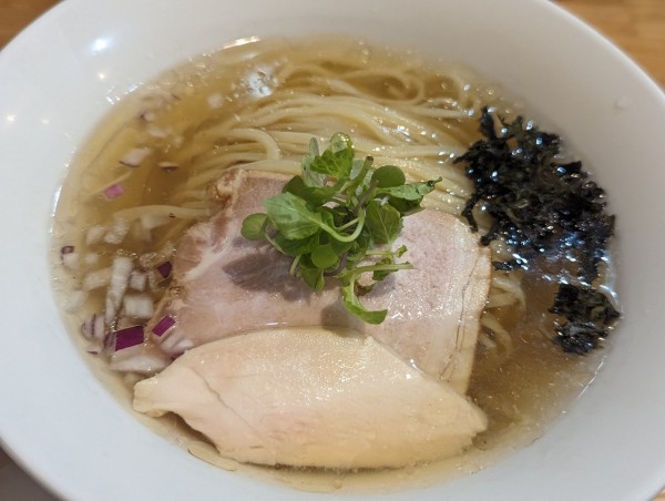 「限定冷やし塩ラーメン」@RAMEN TOMOの写真
