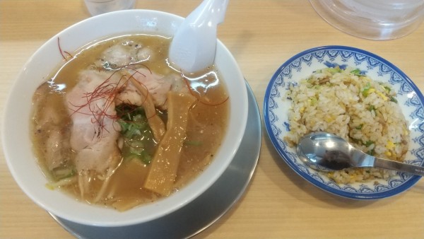 「至極の中華拉麺790円、半チャーハン300円」@拉麺堂まるいちの写真
