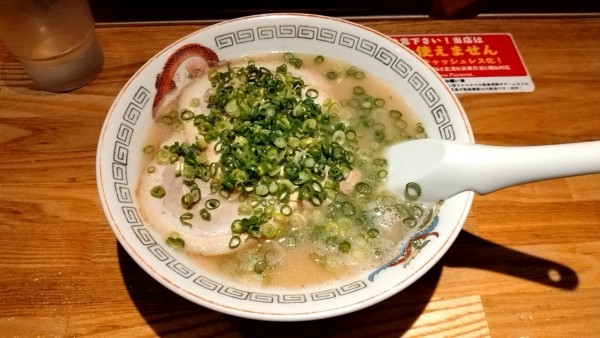 「博多ラーメン_850円」@博多ラーメン でぶちゃん 高田馬場本店の写真