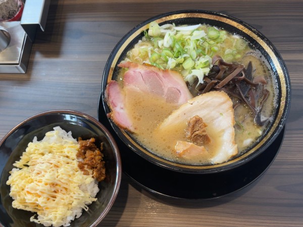 「塩ラーメン＋バラ＋半玉子まぶし」@家系ラーメン がくの写真
