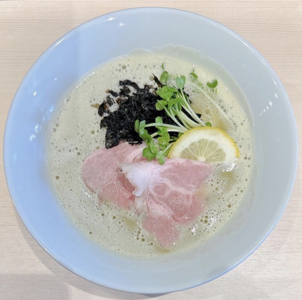 「牡蠣白湯ラーメン」@麺処 ますやの写真