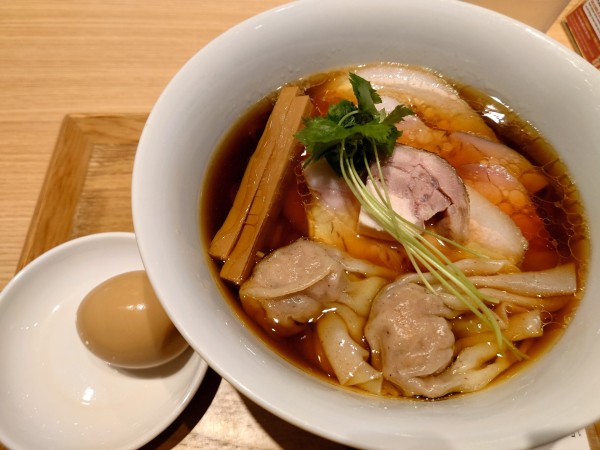 「紫陽花@特製醤油らぁめん」@ラーメンWalkerキッチンの写真