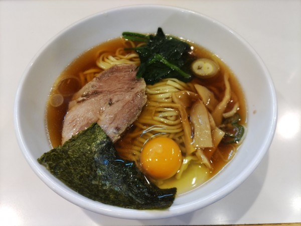 「朝らぁめん+生玉子」@らぁめん ほりうち 新橋店の写真