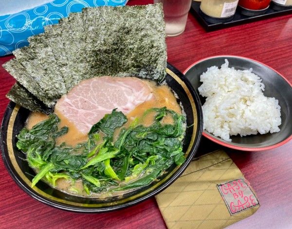「のり・ほうれん草ラーメン＋∞ライス」@麺家 紫極 大泉学園店の写真