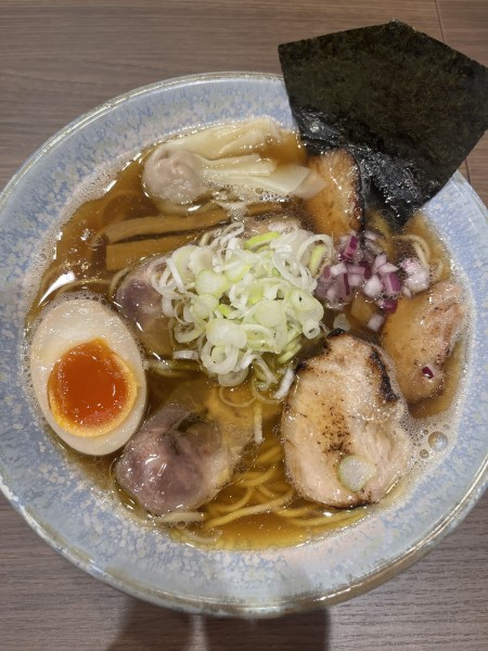 「醤油ラーメン　上トッピング」@Homemade Ramen 麦苗 COREDO室町店の写真