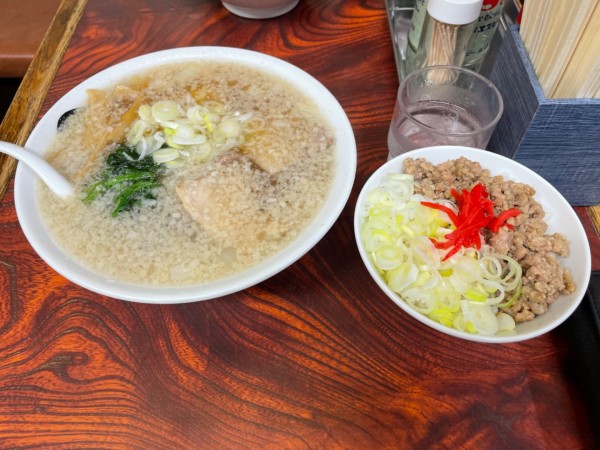 「白の中華そば 肉飯」@伊藤商店の写真