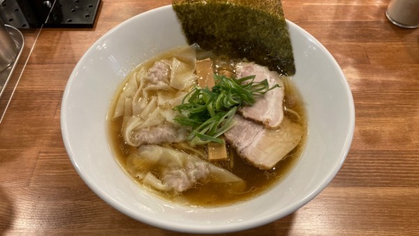 「醤油ワンタン麺」@麺屋 寛の写真