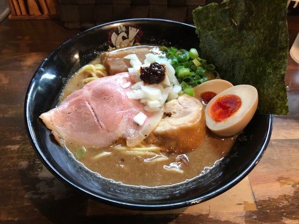 「味玉ポタチキそば」@縁乃助商店の写真