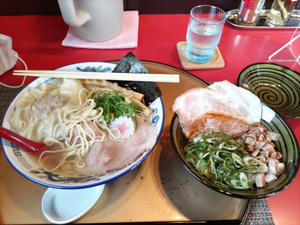 「ワンタン地鶏中華そば（塩、細麺）」@中華そば 凜星の写真