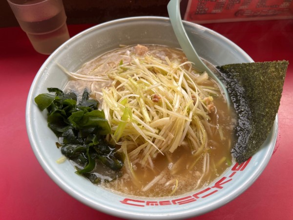 「中盛ネギラーメン　960円」@新ラーメンショップ 狭山本部の写真