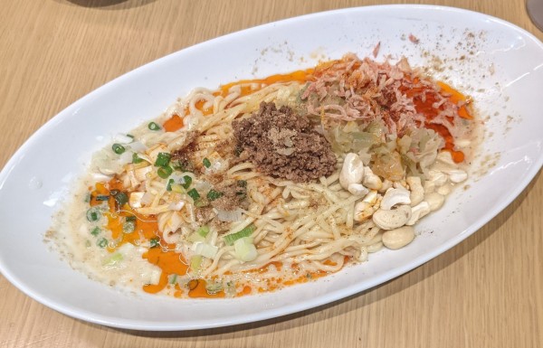 「汁なし白胡麻担々麵」@甲州屋 別邸の写真