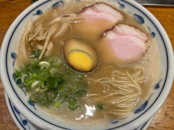 「元祖東京とんこつらあめん、固め、替玉」@らあめん 渋英の写真