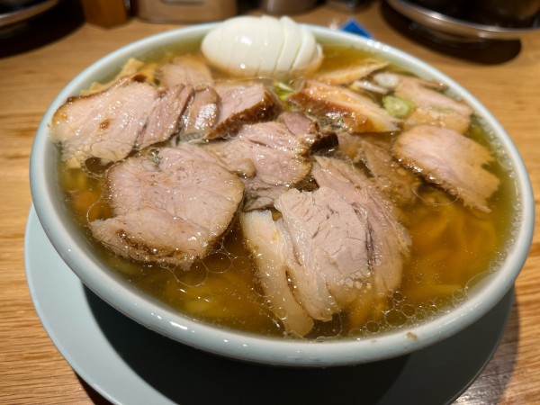 「チャーシュー麺大盛+スライス茹で卵」@えっちゃんラーメン。 田町店の写真