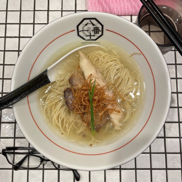 「うま味塩そば【細麺】」@81番の写真