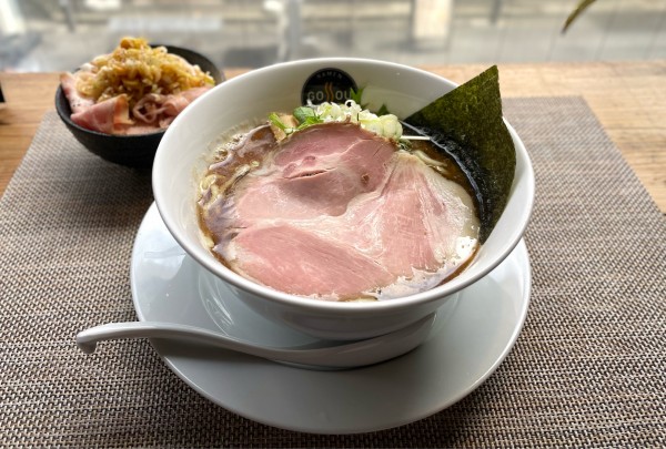 「らーめん＋ミニ丼セット（チャーシュー丼）¥1200」@RAMEN GOSSOU 新橋店の写真