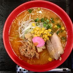 赤鬼とうがらし味噌ラーメン850¥)