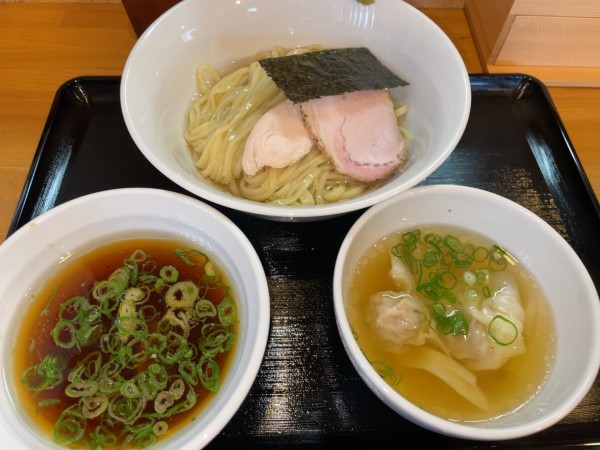 「昆布水つけそば黒」@支那そば くろ田の写真