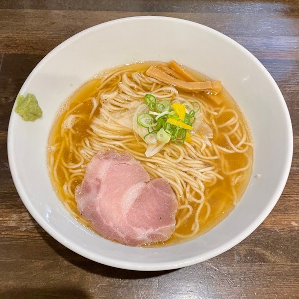 「鯵煮干しの塩そば」@町田汁場 しおらーめん進化 町田駅前店の写真