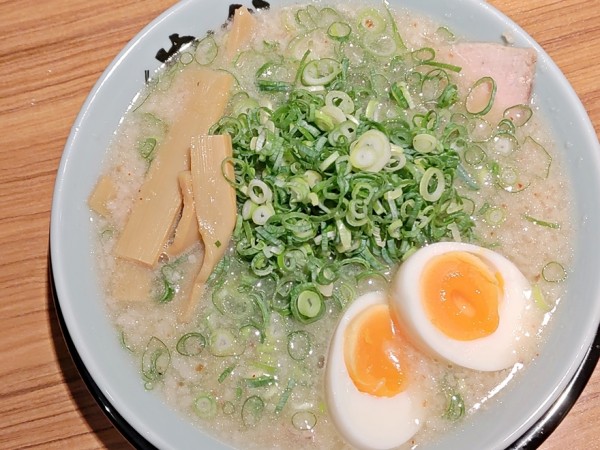 「九条ねぎらーめん＋味玉」@京都拉麺 めんくらの写真