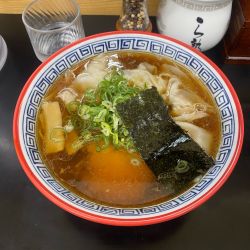醤油らーめん　ワンタンのせ