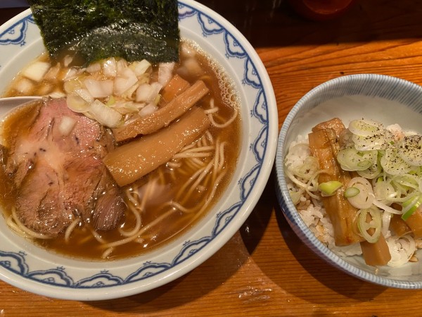 「ラーメン700円 + メンマごはん180円」@らーめん なるみやの写真