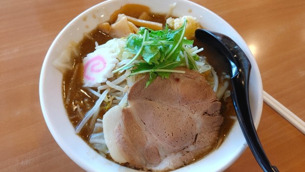 「魚介ニンニク醤油ラーメン」@信州濃厚味噌らーめん 信々白雪の写真